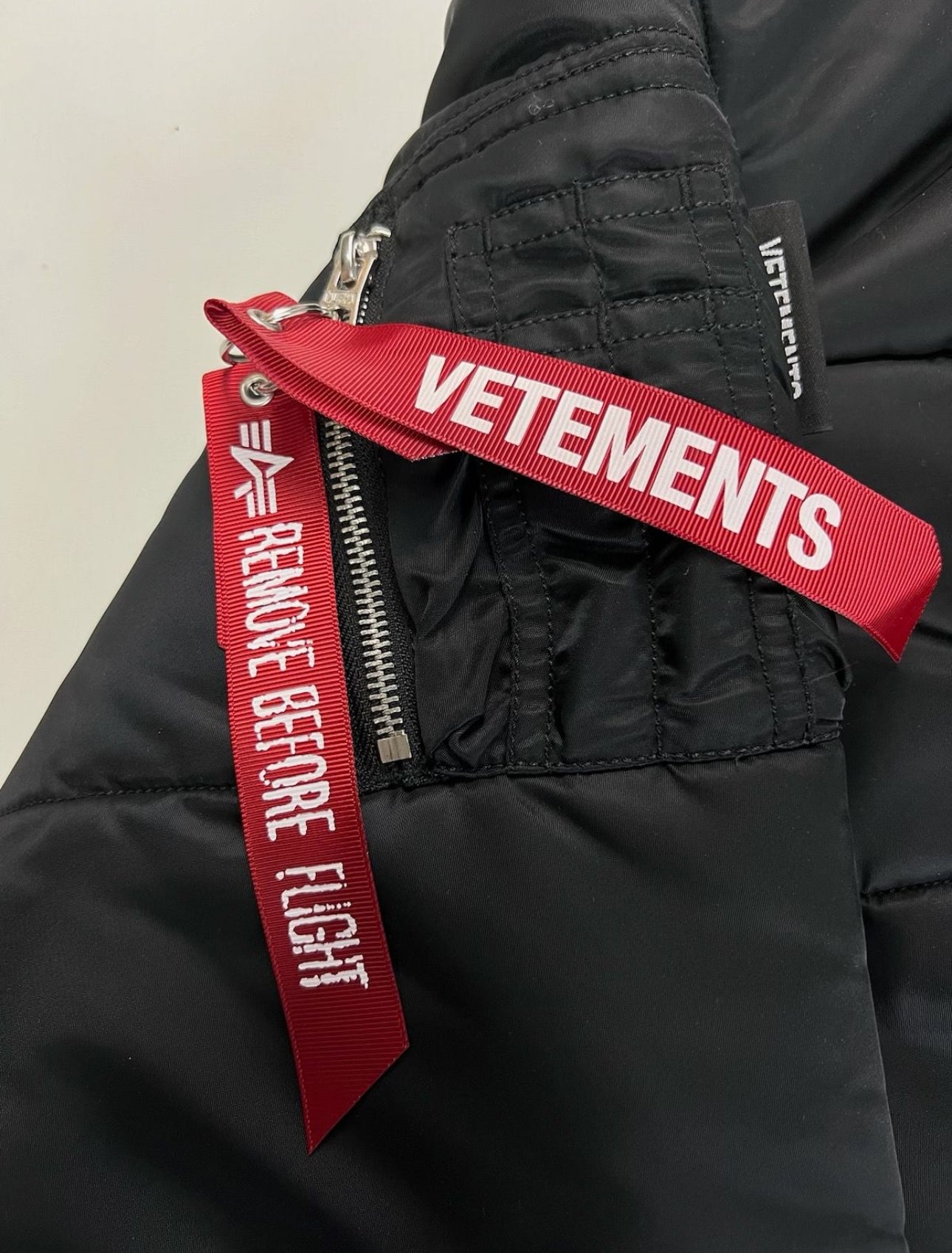 Vetements x Alpha Industrie Big Patch Bomber reversibel 