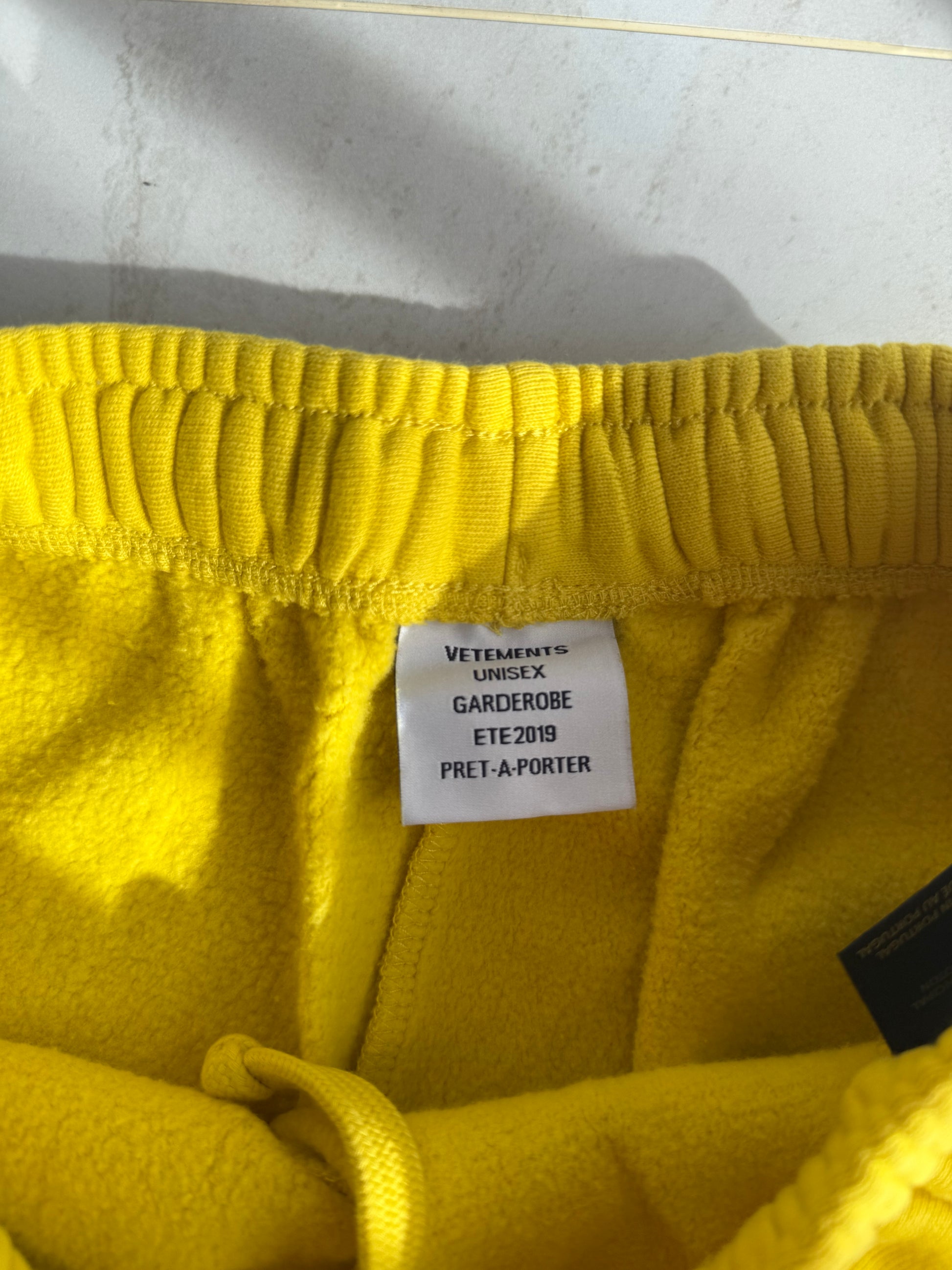 Vetements „Dont Tread on Me“ Yellow Sweatpants