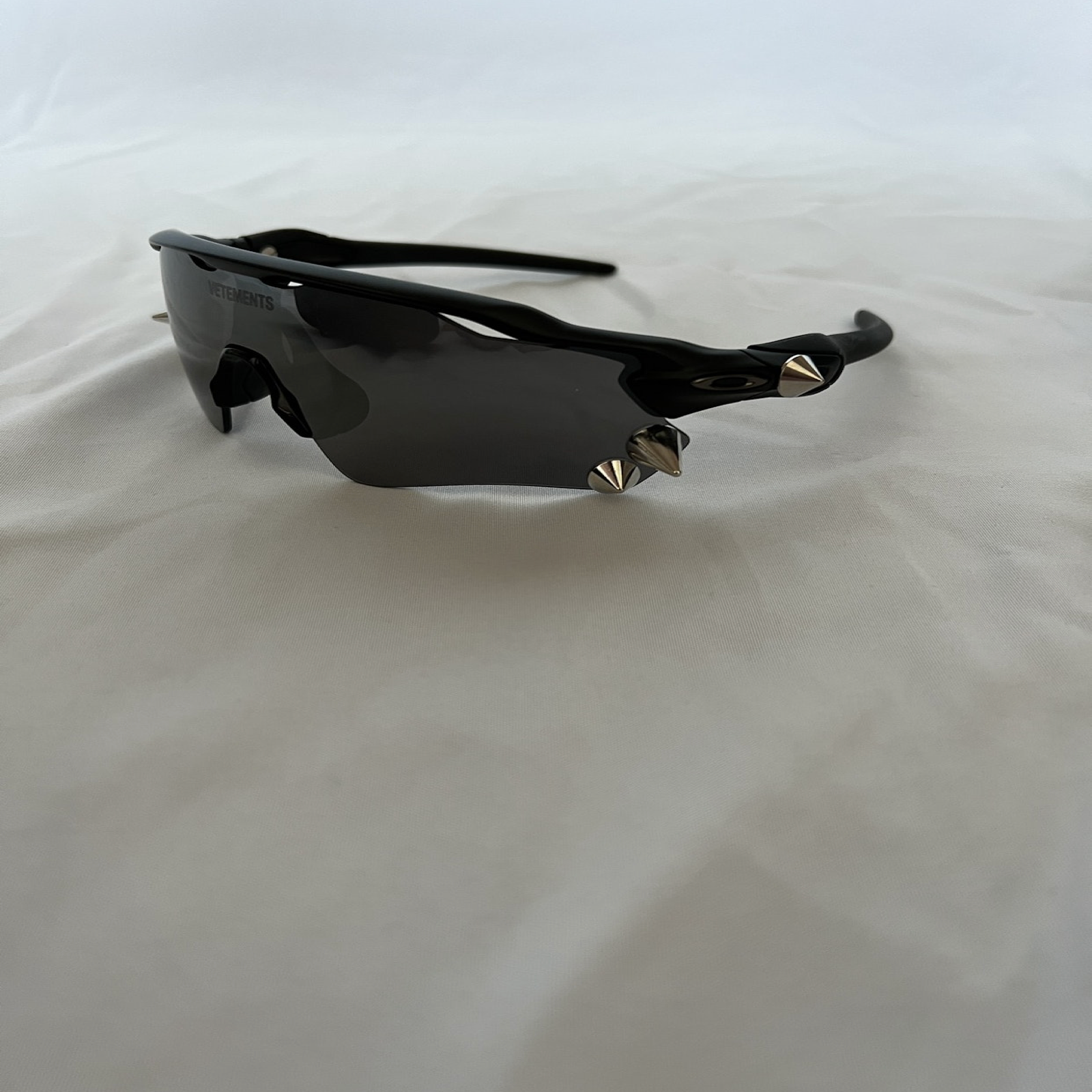 Vetements Oakley Spikes 200 Glasses