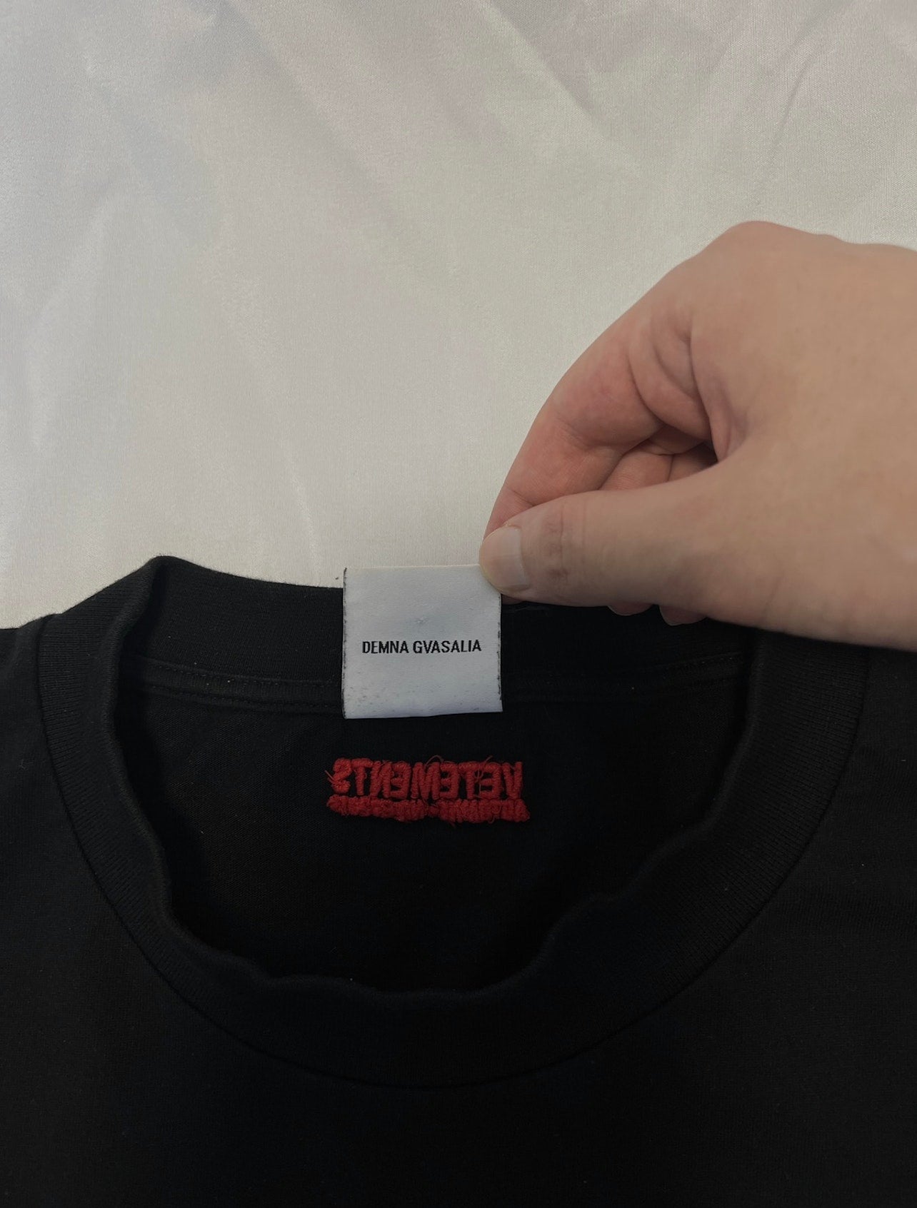 Vetements AW18 Rammstein T-Shirt necktag