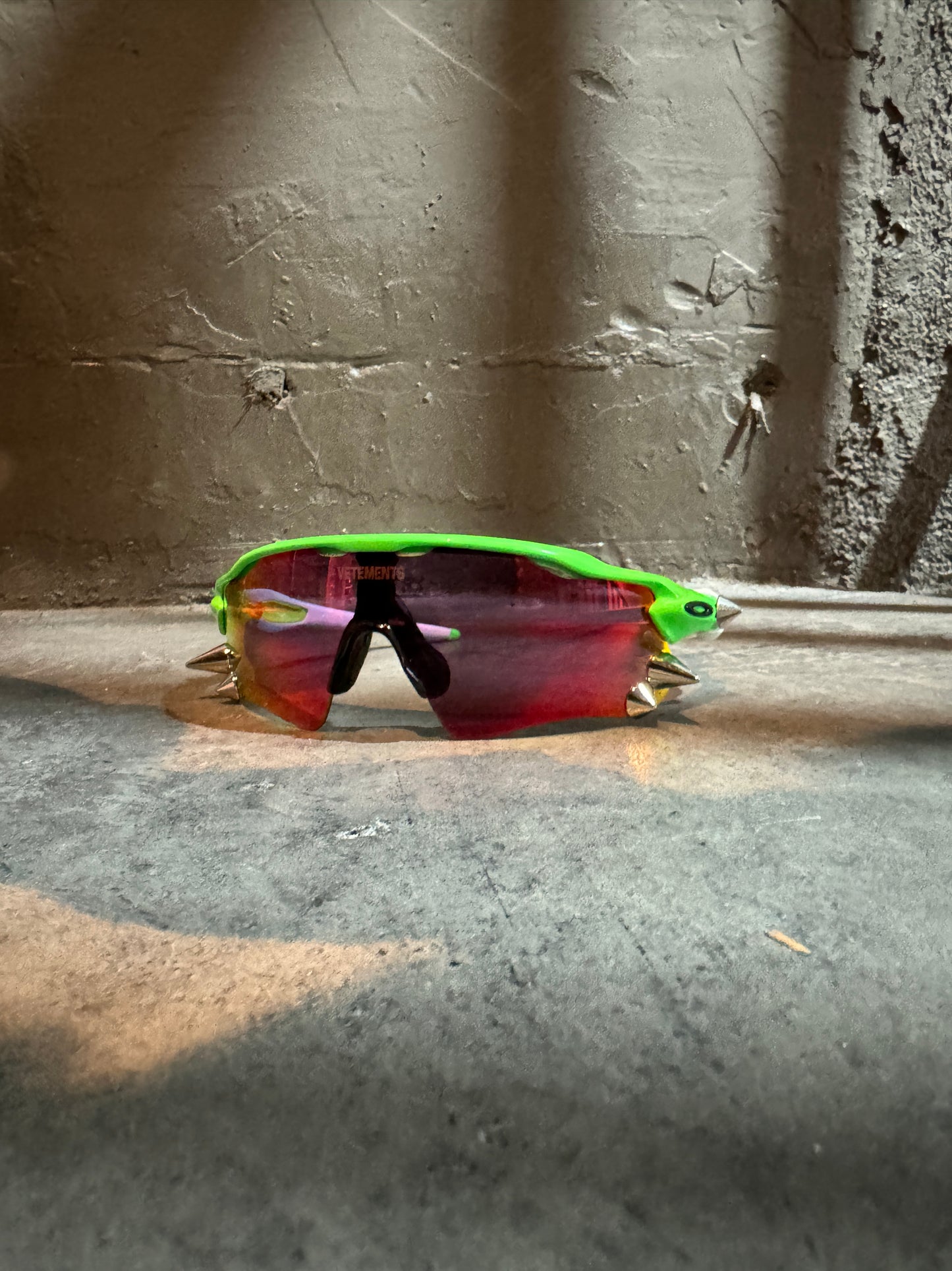 Vetements Oakley Spikes 200 Glasses green 