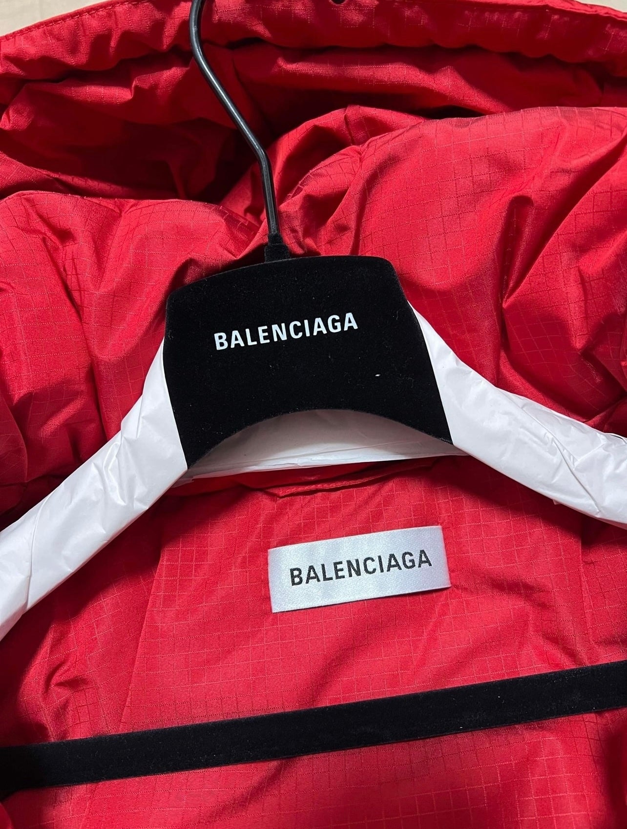 Balenciaga Swing Puffer Jacket necktag